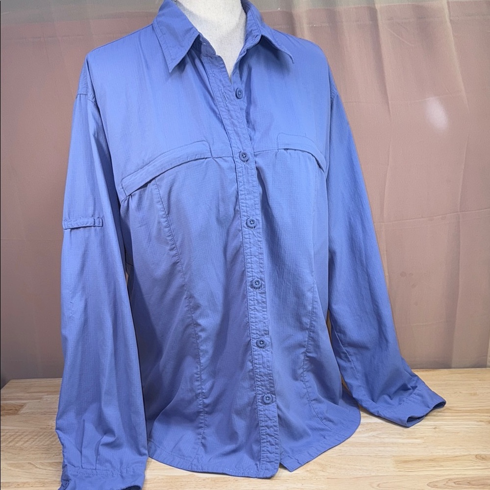 Columbia Omni Dry Periwinkle Blue Lightweight Button Down Outdoor Shirt